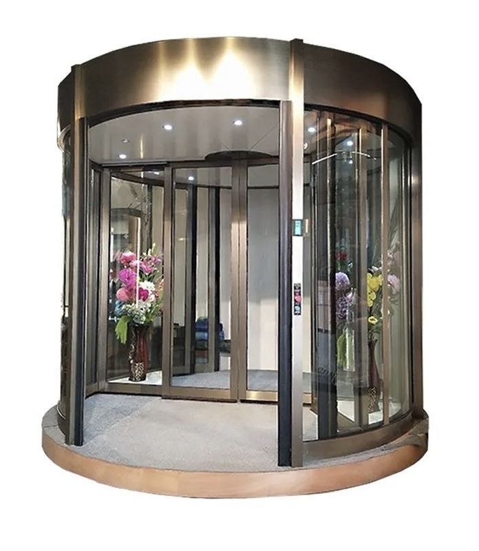 Transforme a sua entrada com a nossa porta giratória automática
