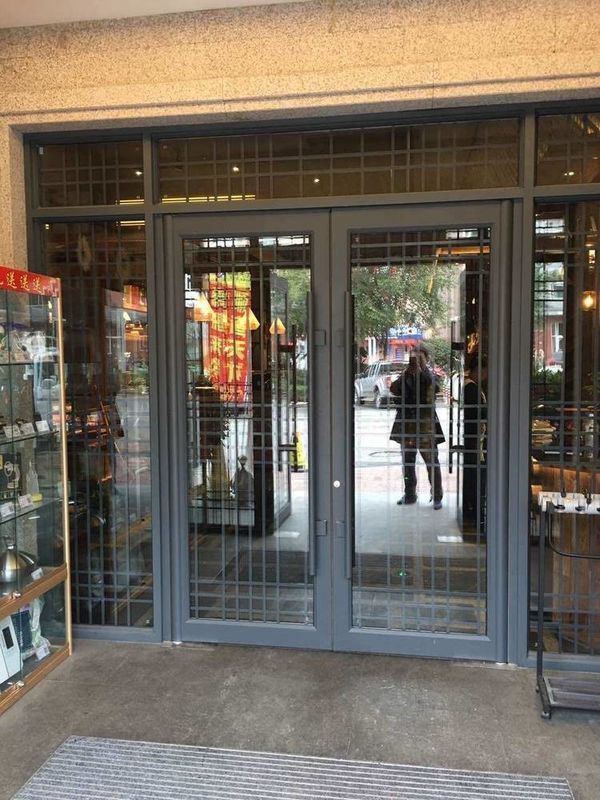 Ferro Preto Pôres de balanço de mola de piso duplo Fechadura Eletrônica OEM porta kfc